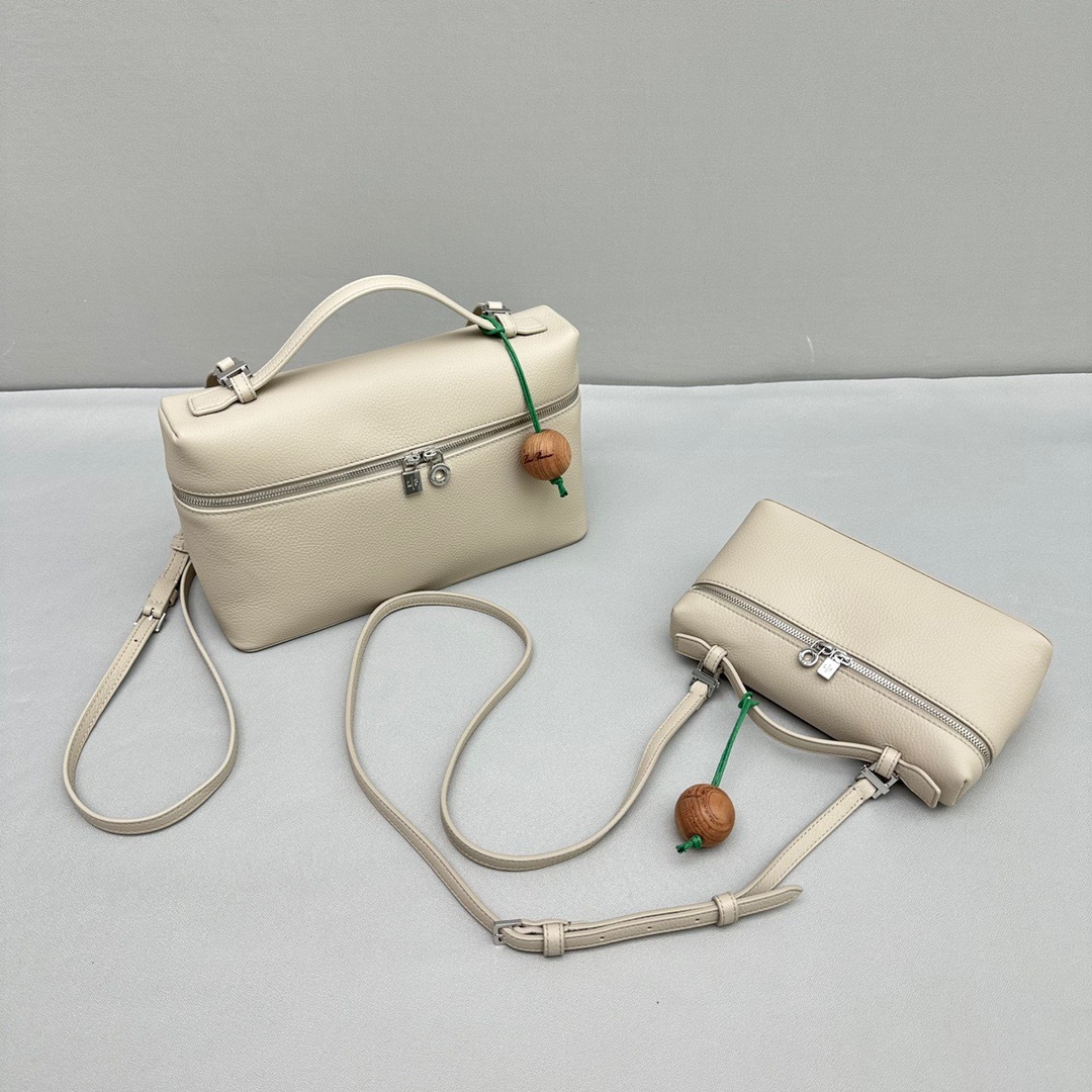 A0AA8D4D-3139-45F8-8596-A0152F729983