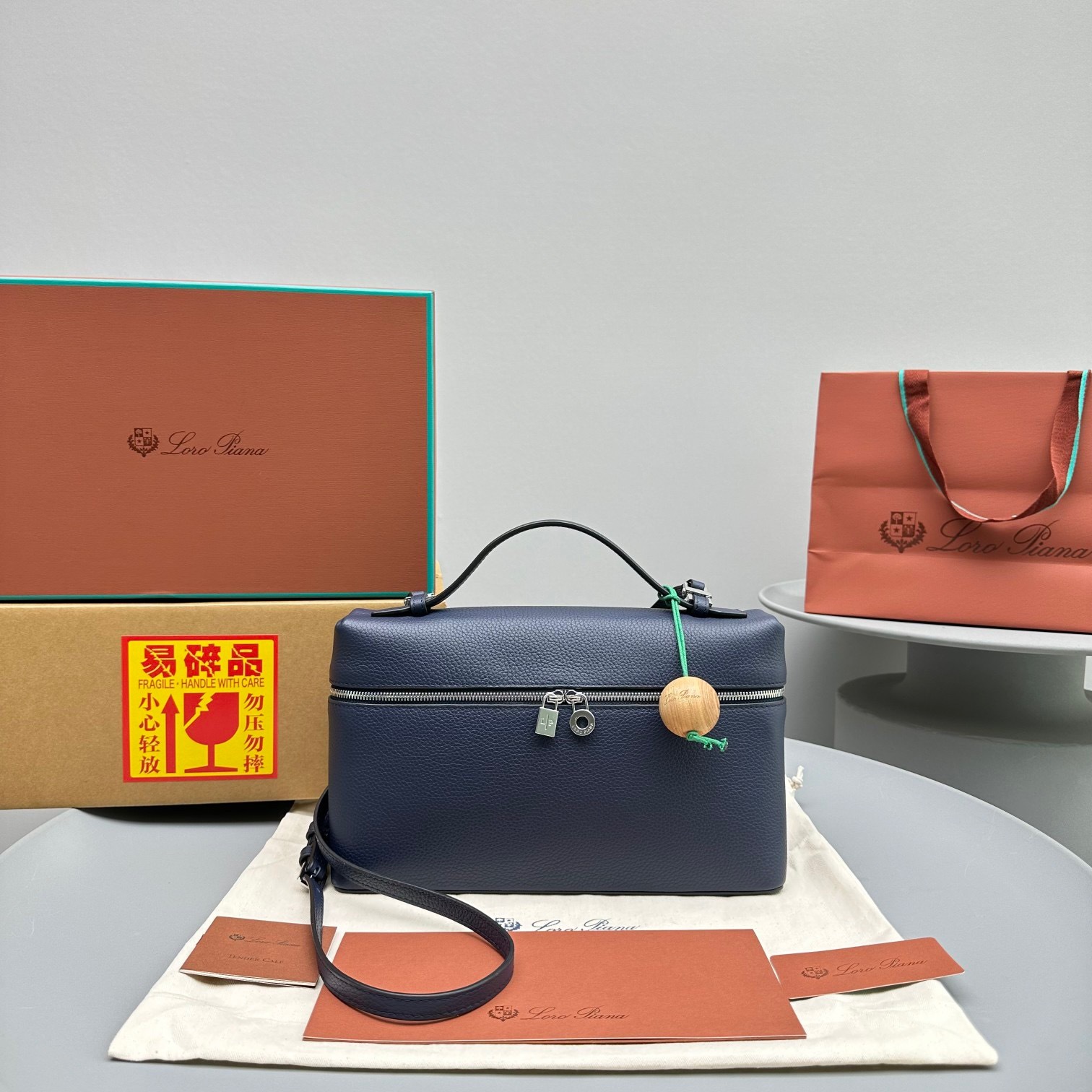 8A8900ED-0583-4035-BA25-EB459F9370A7