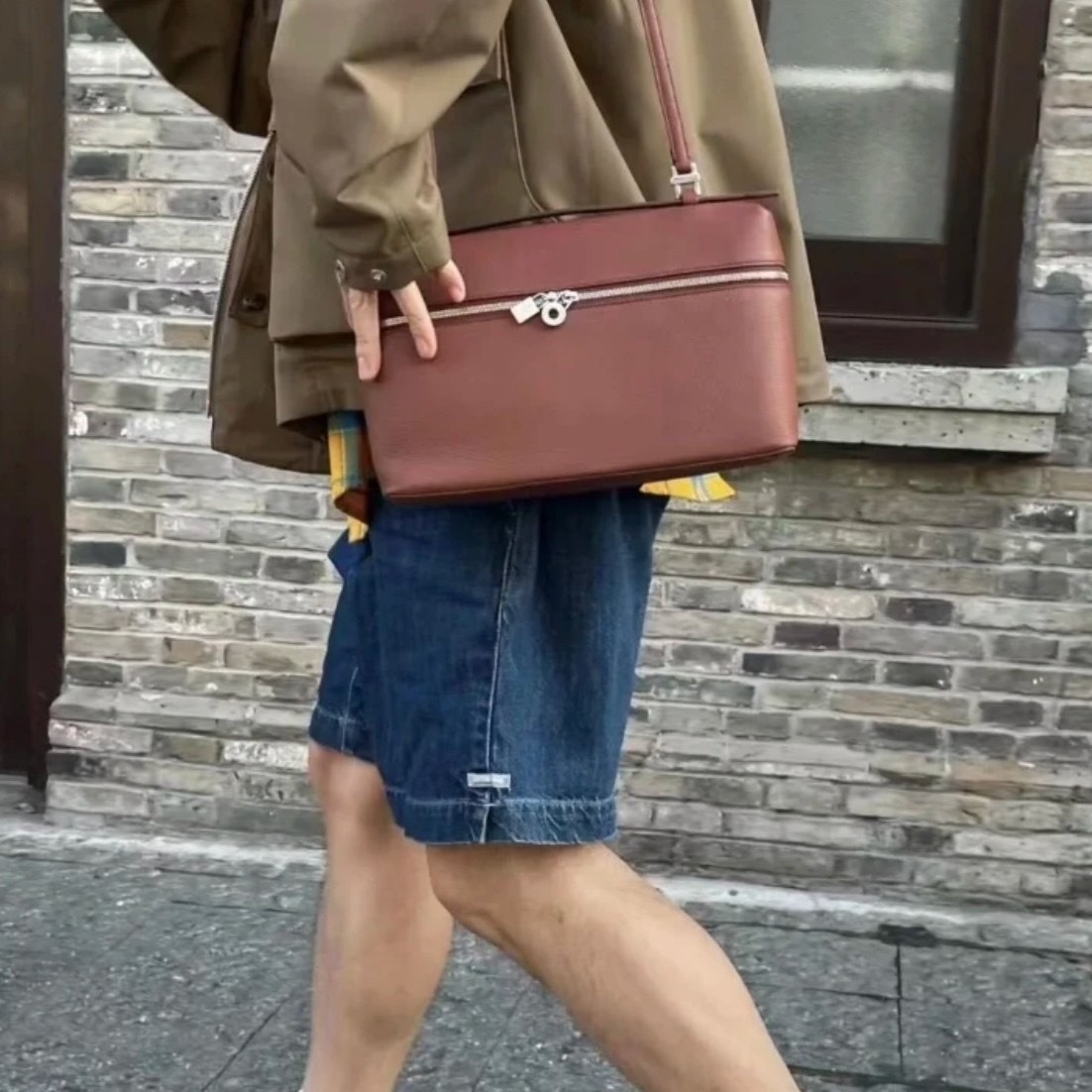 929C2DA6-DBA5-4657-B321-B55483291D9A