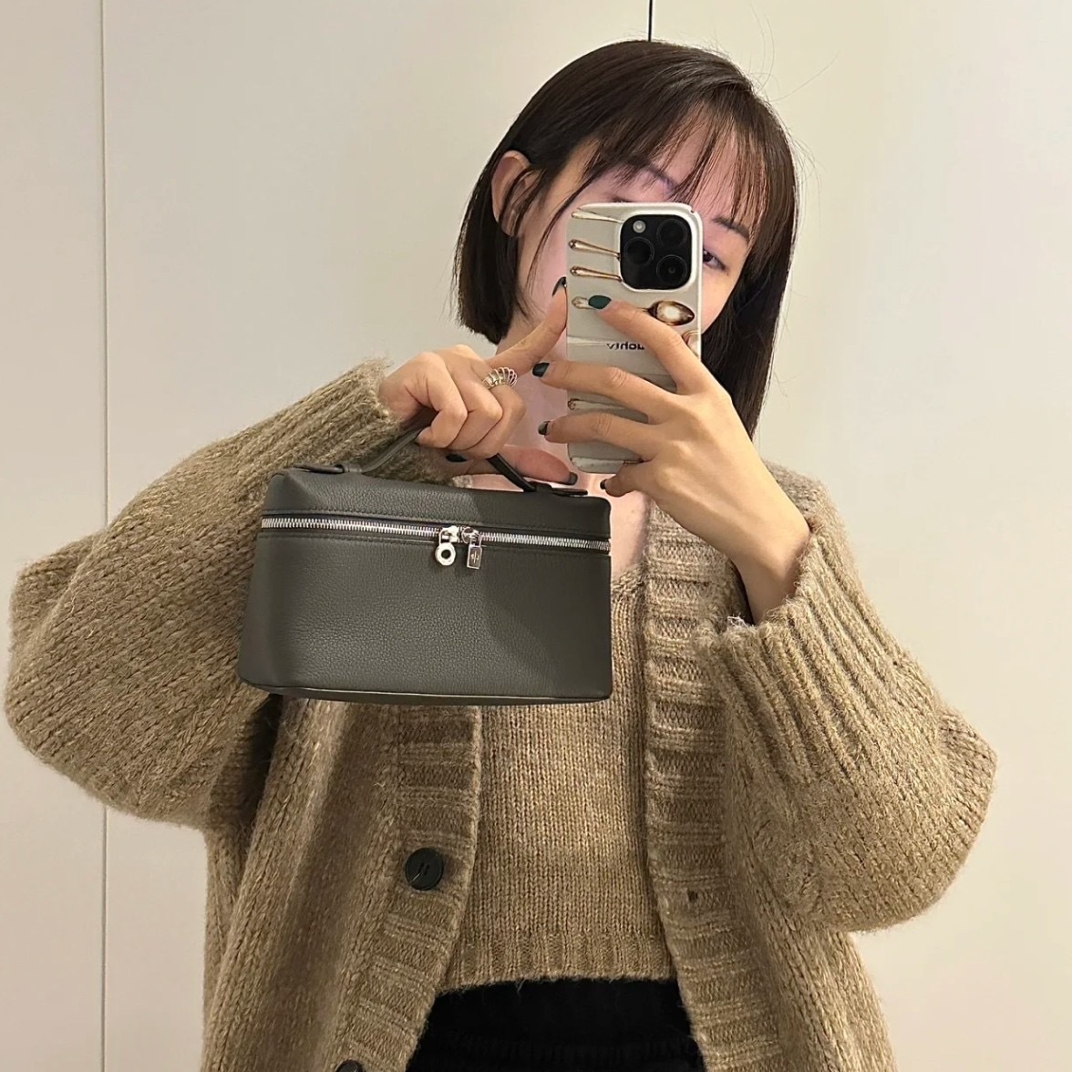 D9BE9218-5045-4B73-9DAF-E8E44204B567