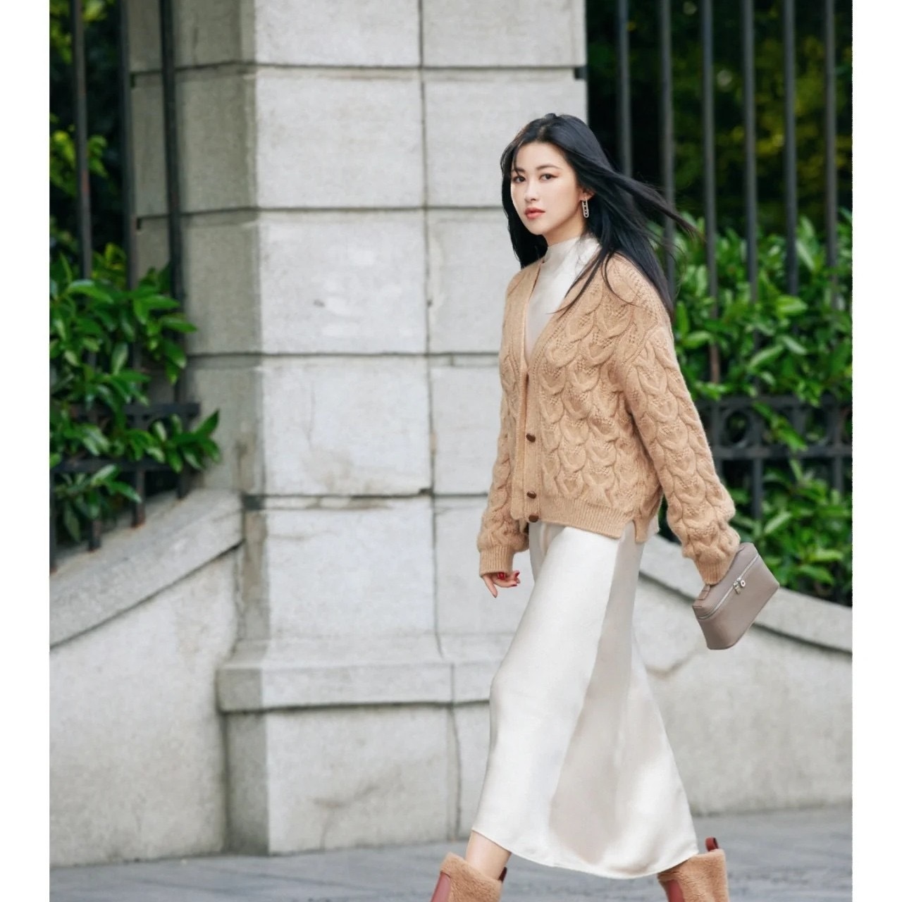 77101B34-BA93-4354-BD28-E916577985A3