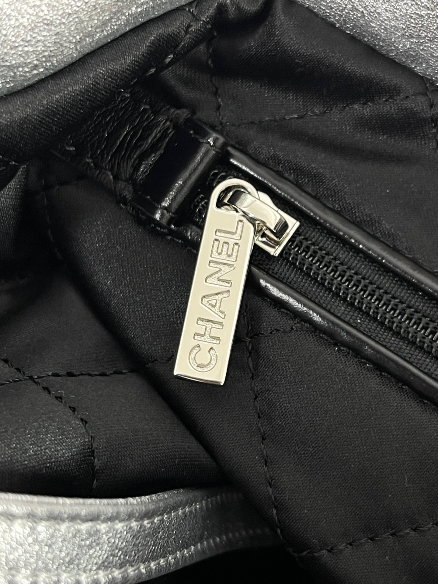 0449A595-5E5E-4144-9F38-5AF30056BD96