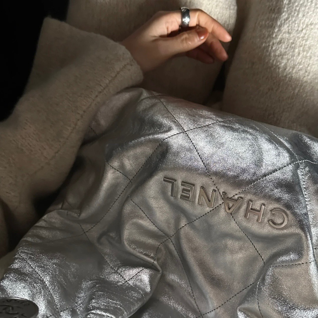 22E3B77B-204D-48A1-992D-BDEF9E2BB5F8