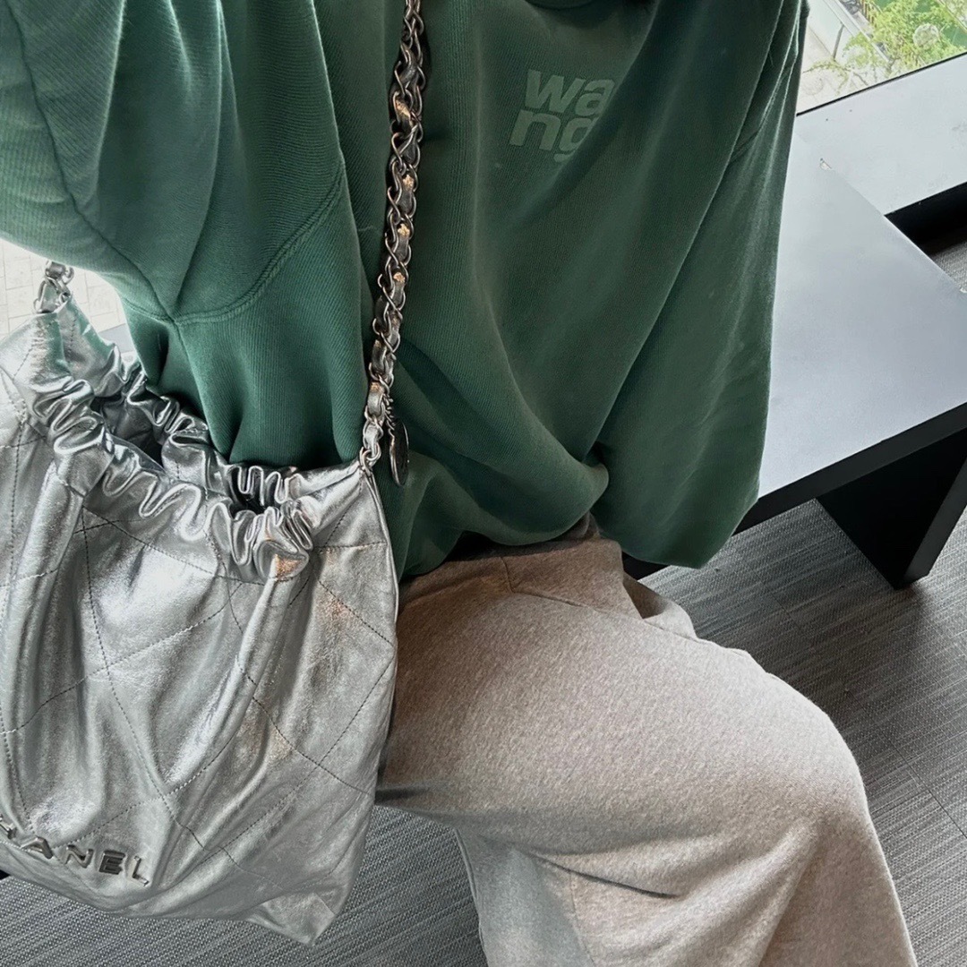 A0A19A8C-B9B9-44DE-B7DD-096C3FA250EA