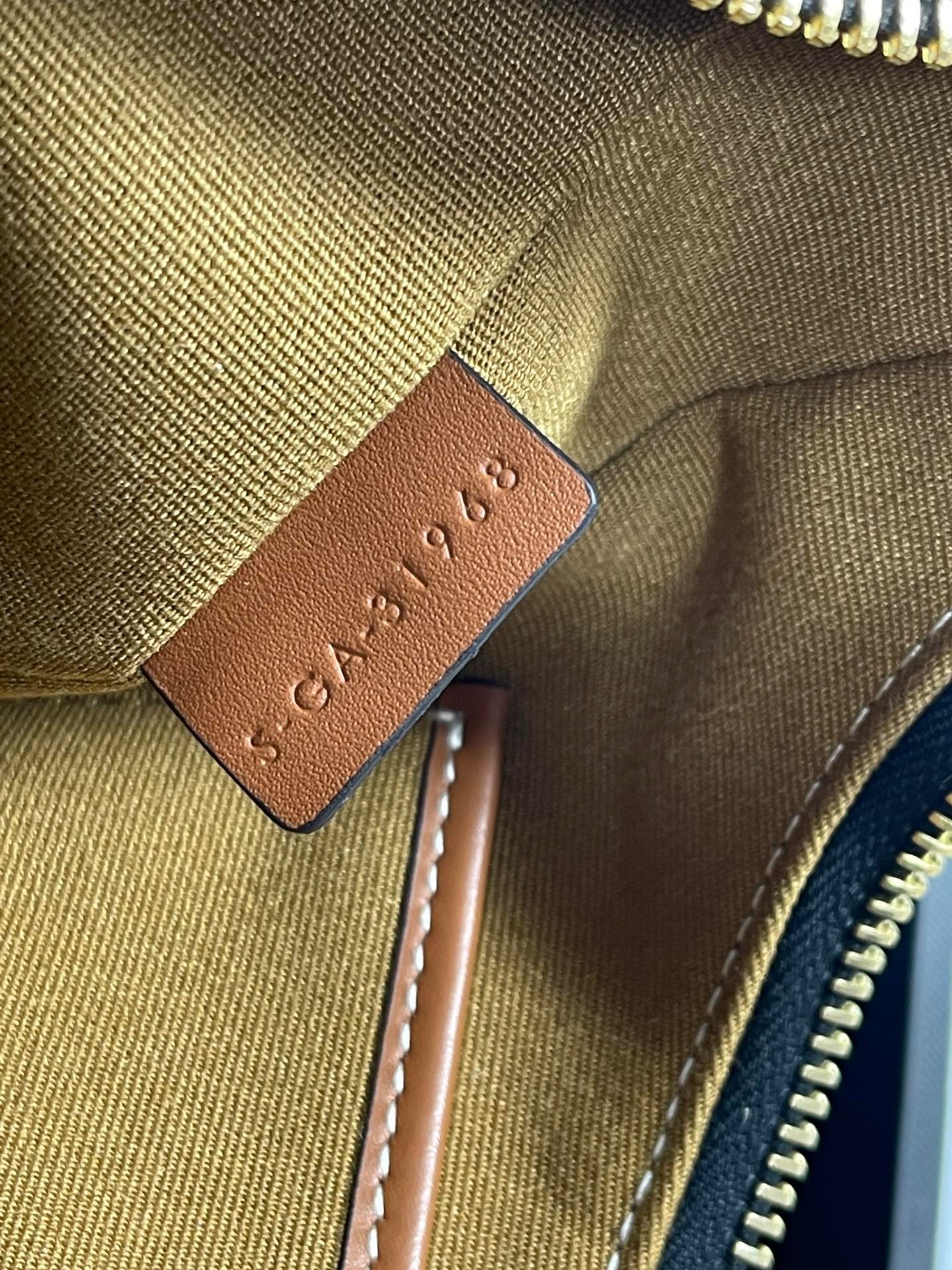 014EBA35-ABAD-4342-BE11-8C575CCA1E5D