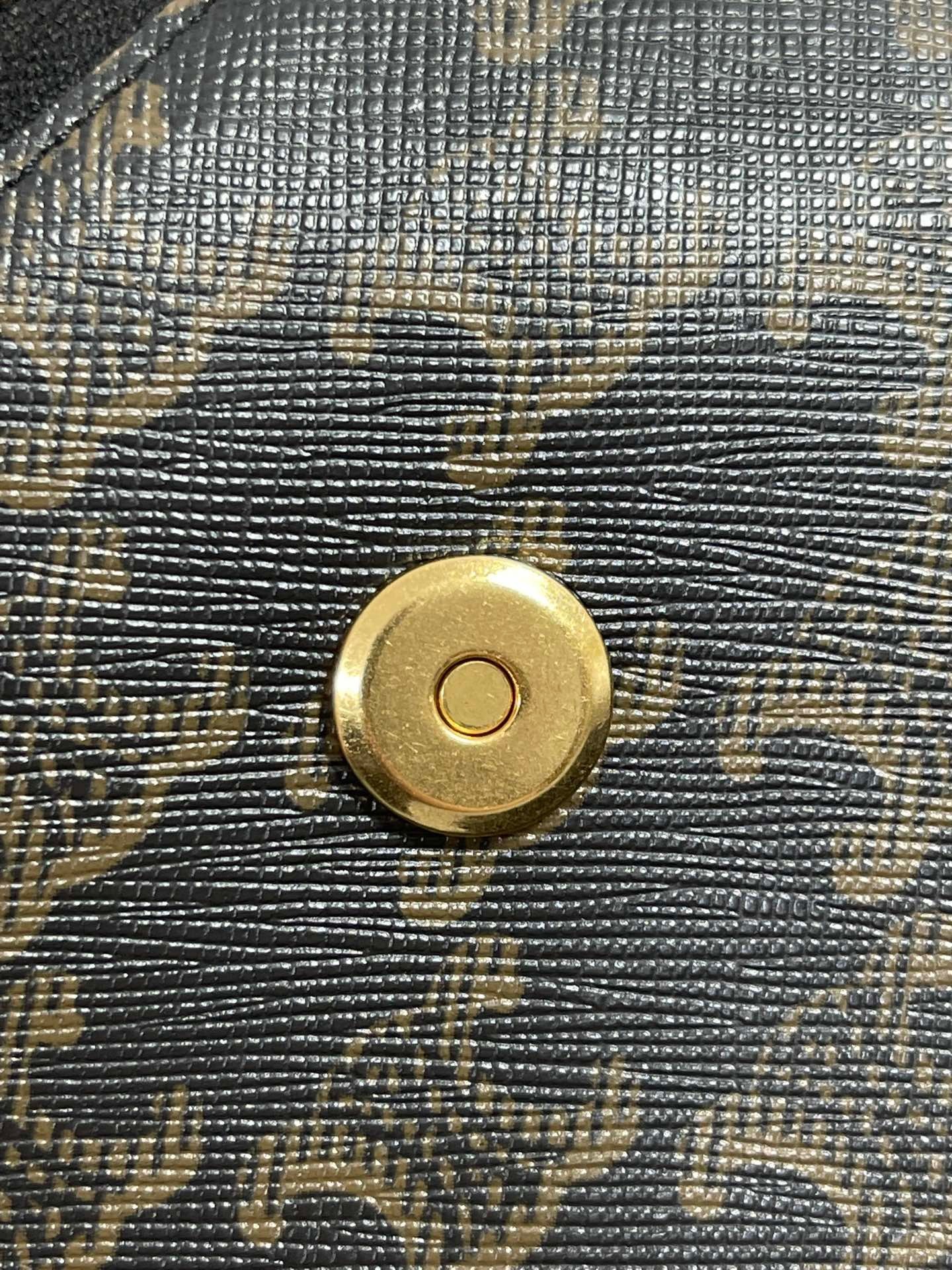 82052B24-D250-4714-B4A3-E37E03C3B5E5