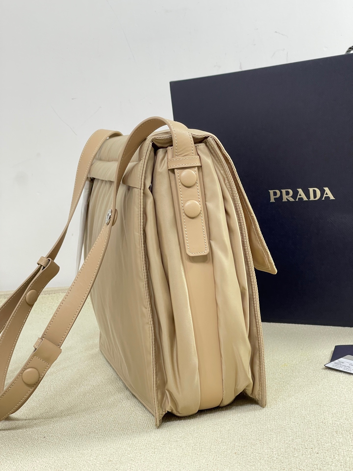 5DA06C86-C294-4067-B45A-6D52C34862AE