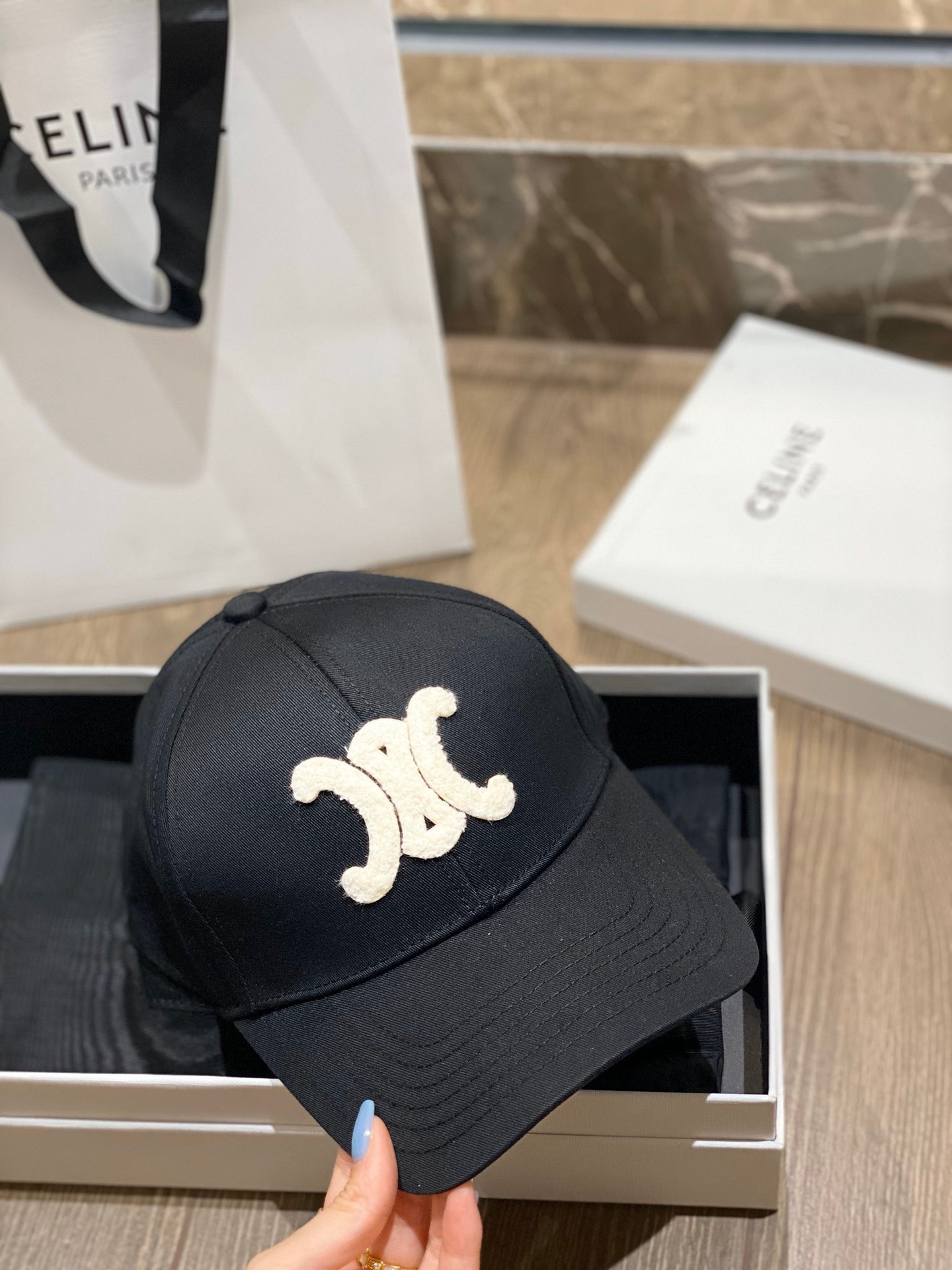 3FAFE536-F3FB-4AB2-932C-923D46FC734C