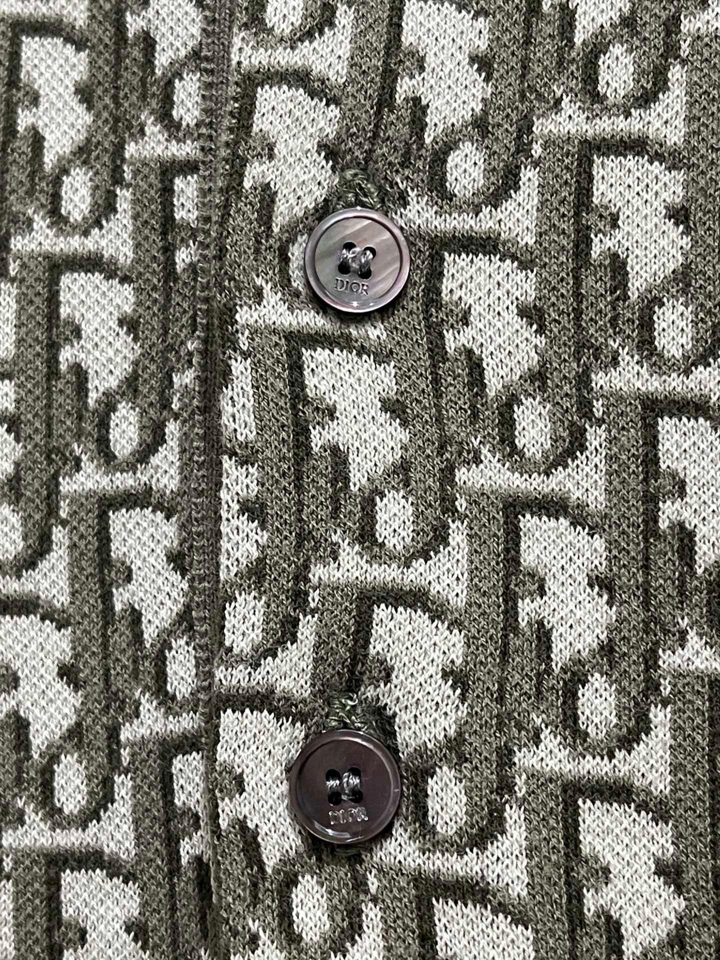 39035751-0842-4757-A482-4D9CA6766710