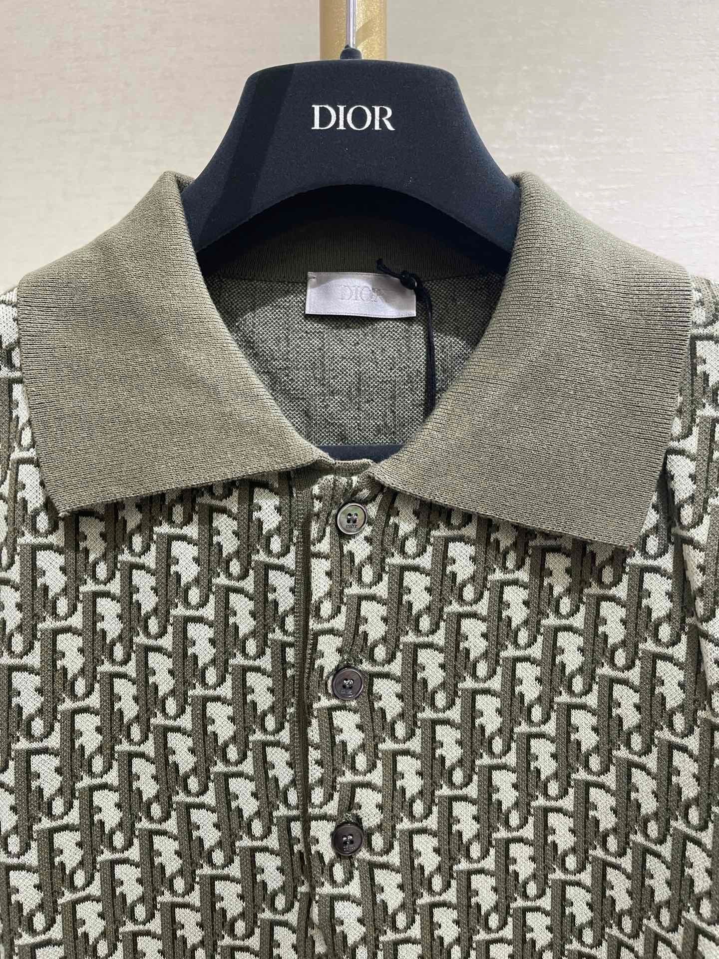 75065796-BCF7-42E1-9FC9-E65F94F0DBA5