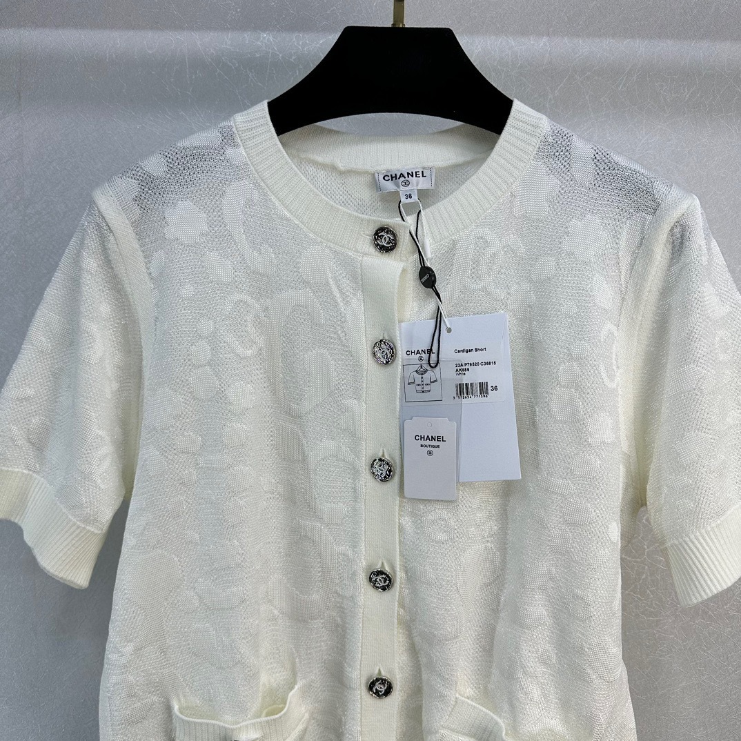 F9DFA0D0-6174-42DC-95B2-6B0C611A61D0