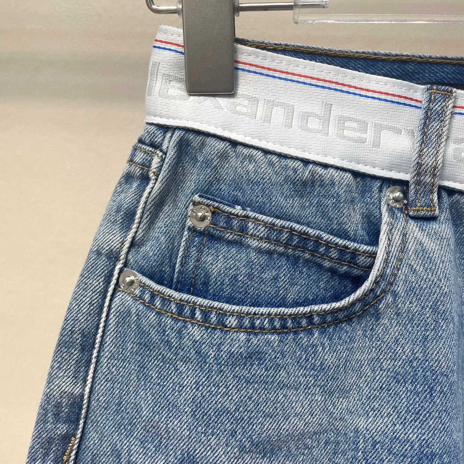 667E0644-EBC8-419E-A633-4B555551AA1A