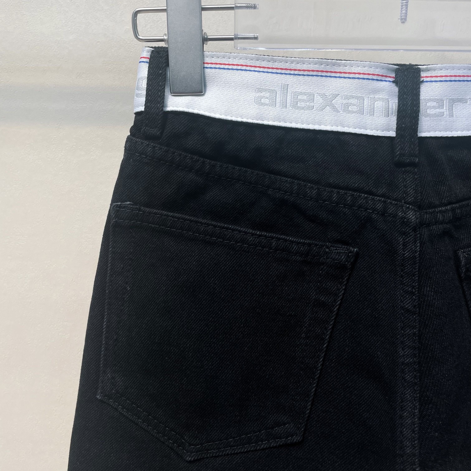 B2F43A0E-F5BA-41B9-B426-C28DF71FFE11