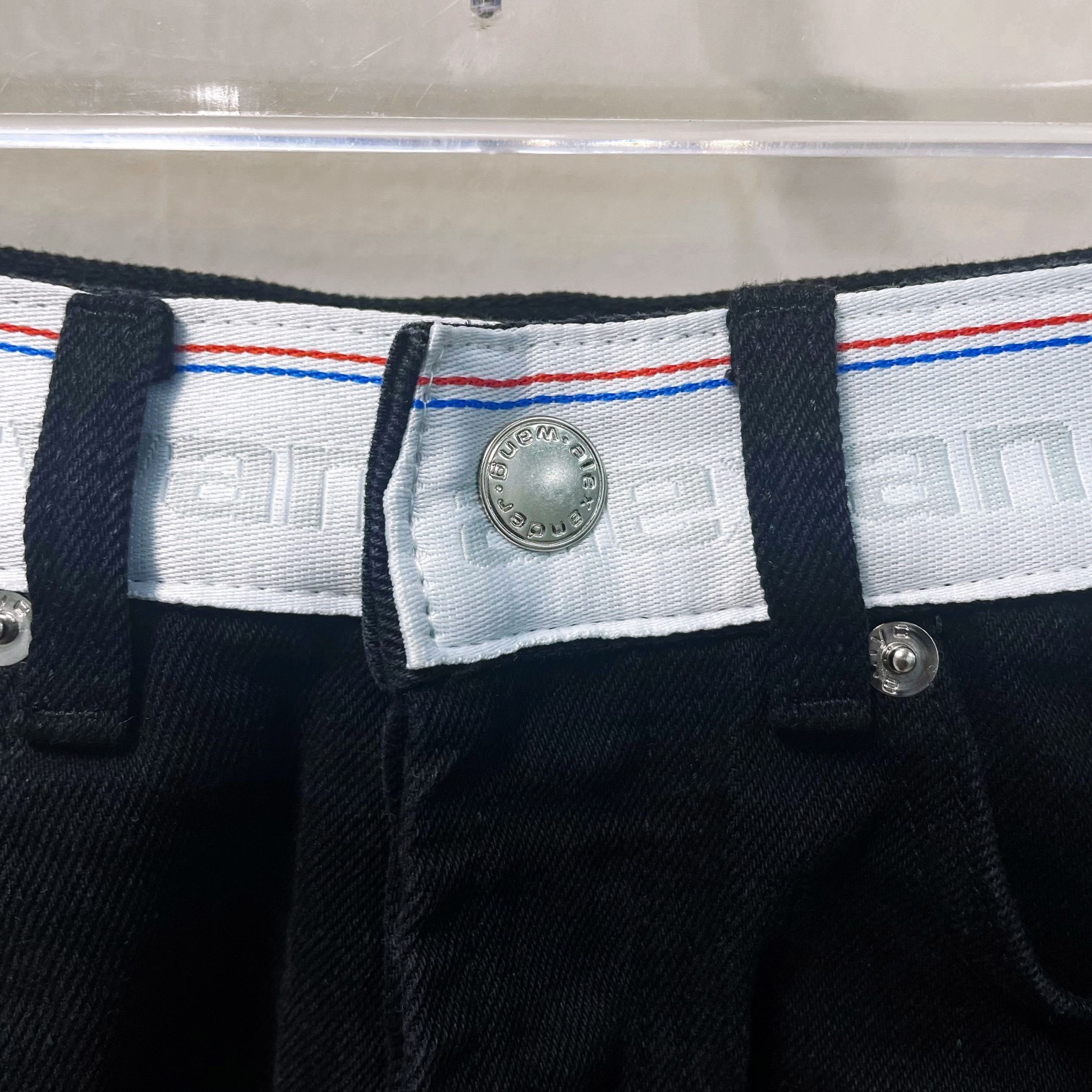 EA39912B-8655-4571-B455-BBFB64F353DB