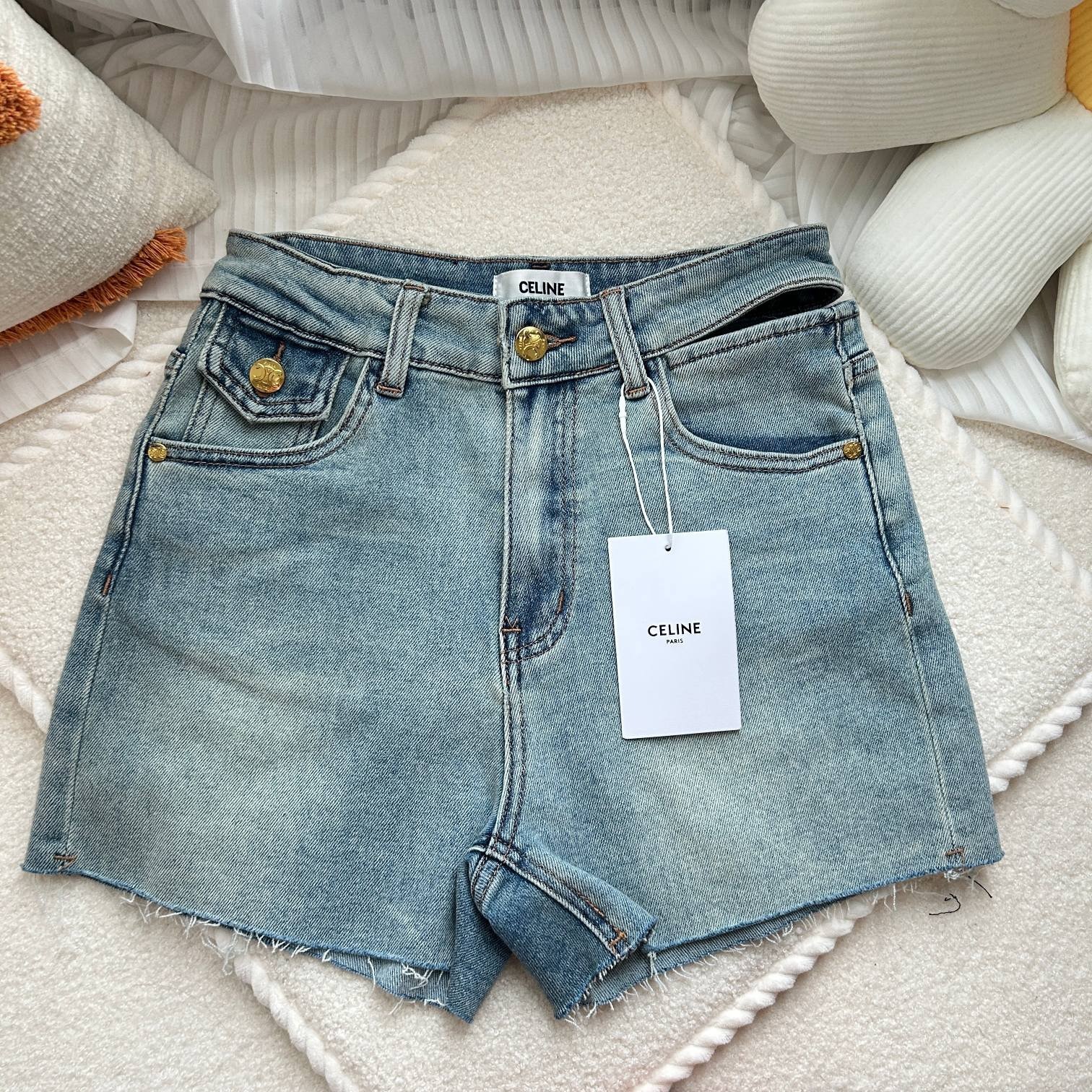 5327DA82-E9D7-4383-8A12-42712946A530