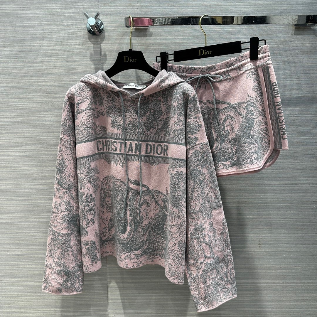 18E4067C-5F31-4334-9C9D-69487E1159B5