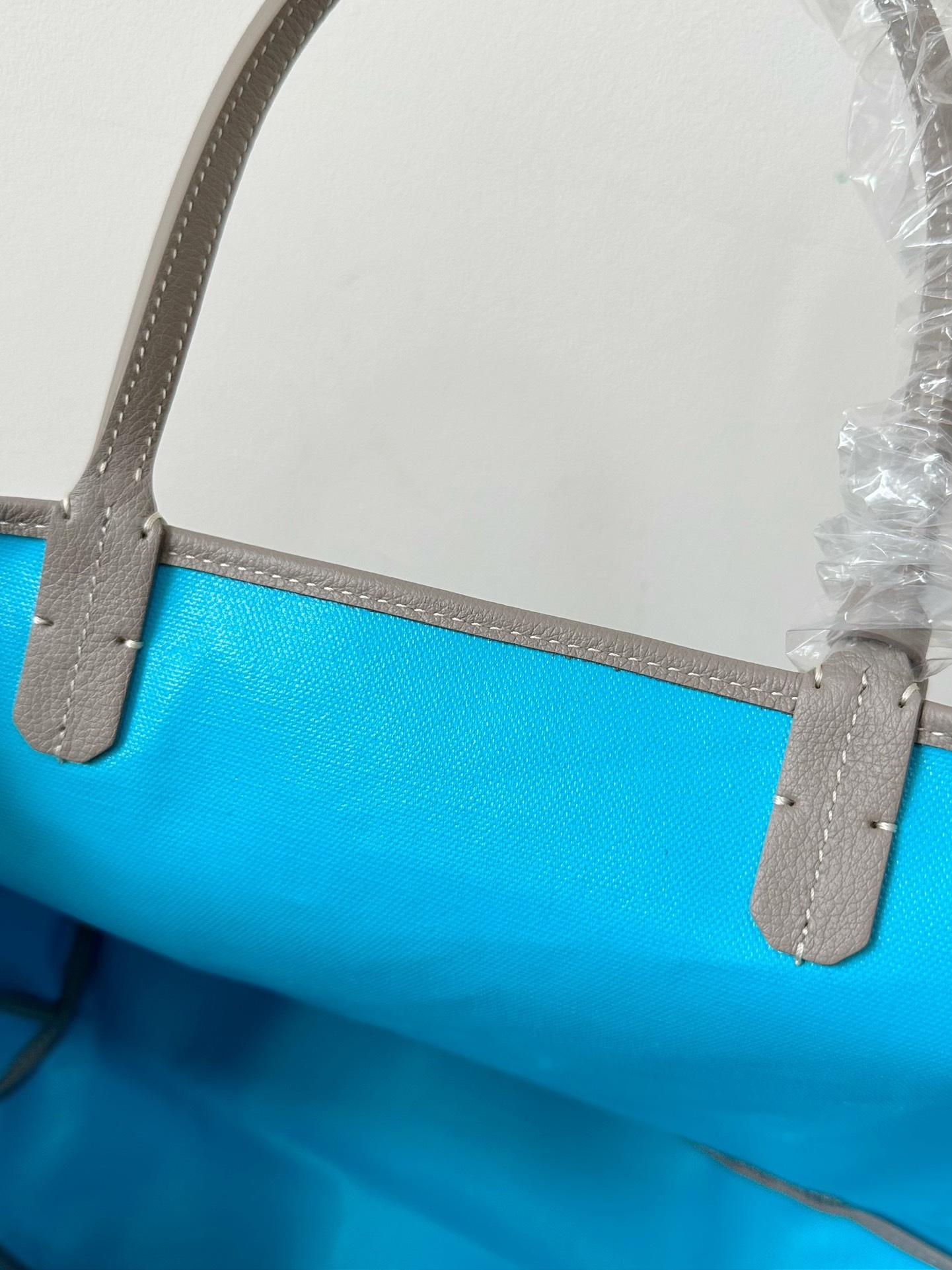 6BB346F3-04D0-4710-A6D2-588F5C776E25