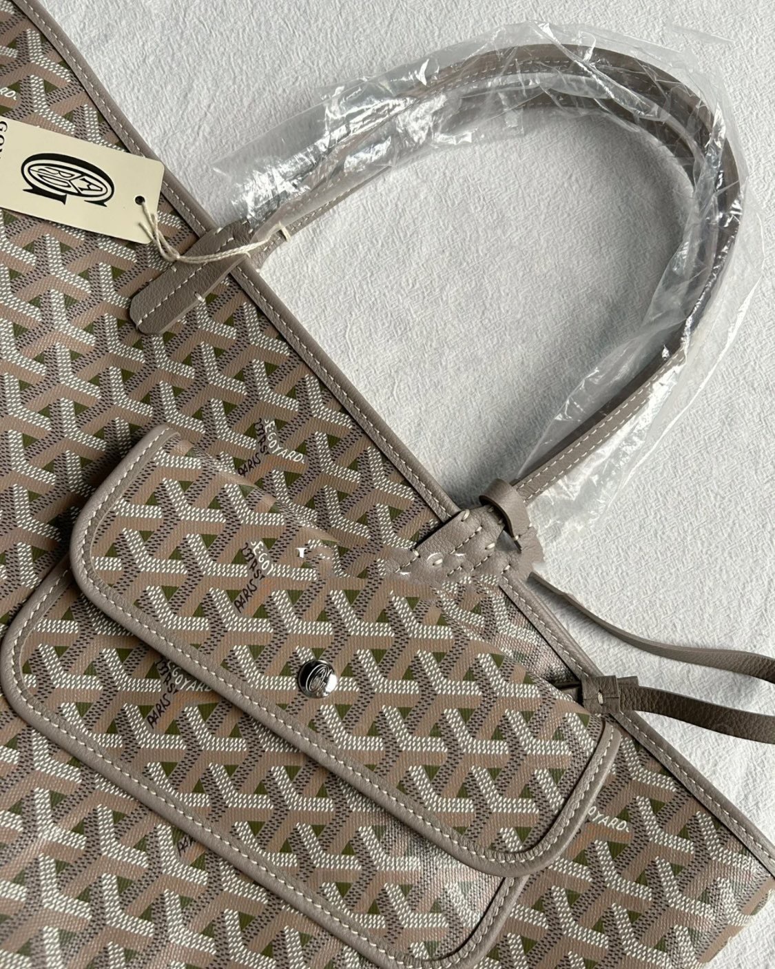 787DB9DA-BBCB-4C1E-A13F-EE7B1B30EB3F