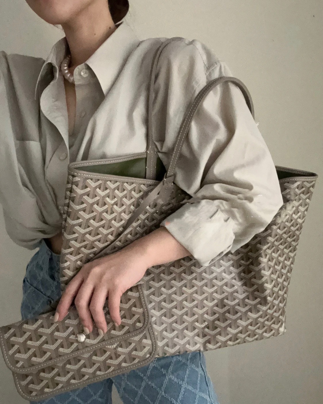 35E68944-B817-4899-A2B9-7F581F6BB4D4