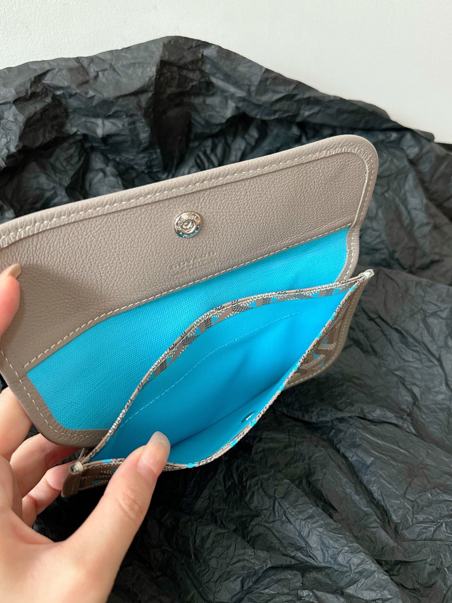 1B31521E-ECC9-4263-9191-ACAD4C3ABBD6