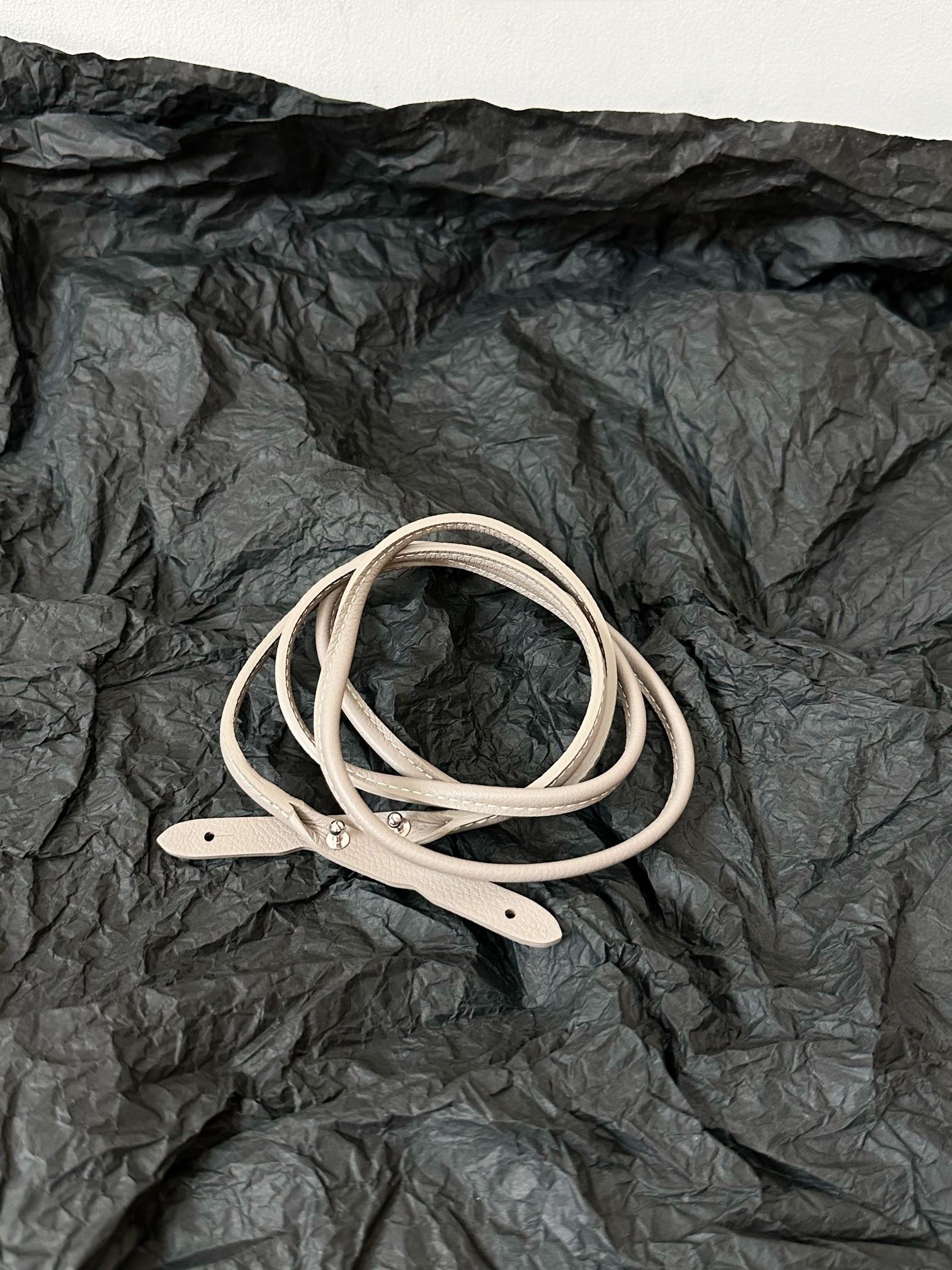 71436685-F840-4B7E-9E0E-7343D7AD1A84