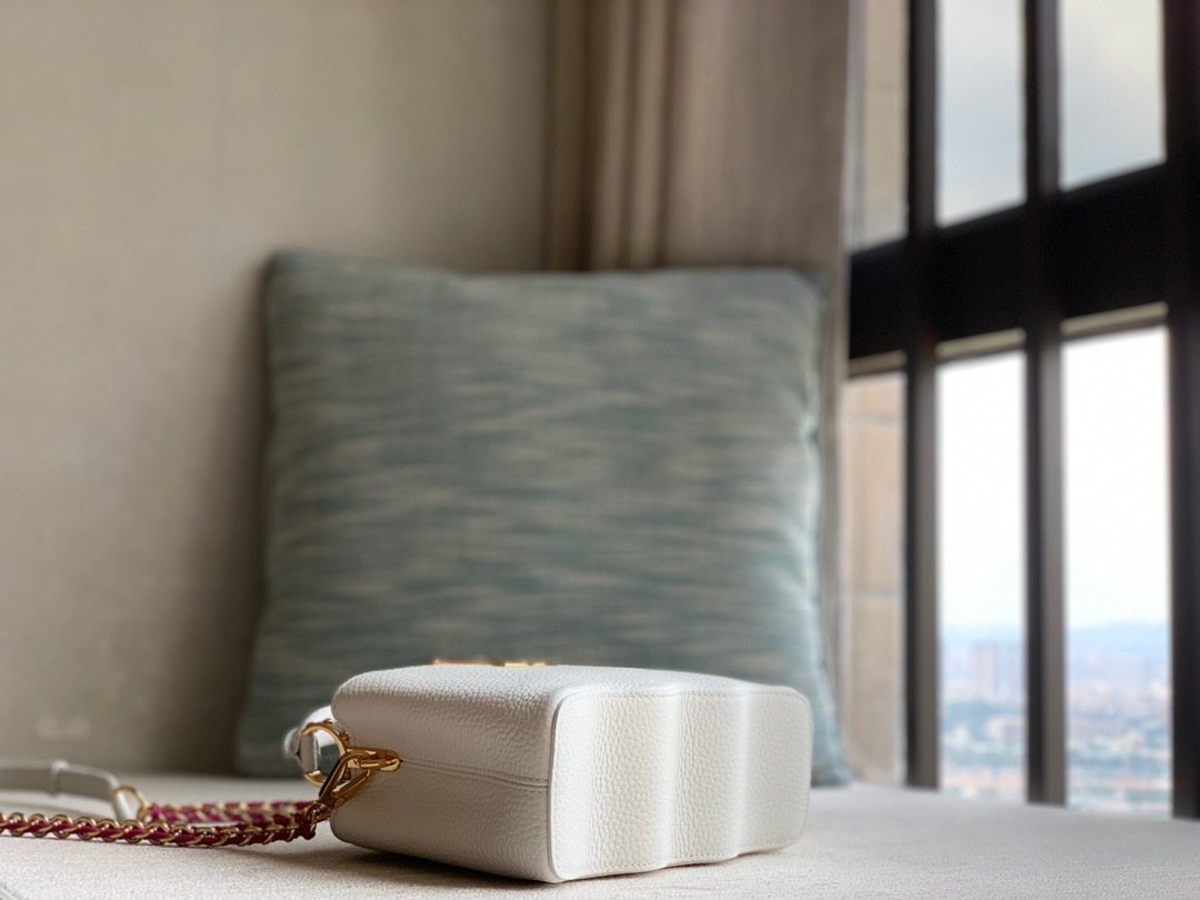 40A78E51-566B-4B56-8541-D12F11CD19C1