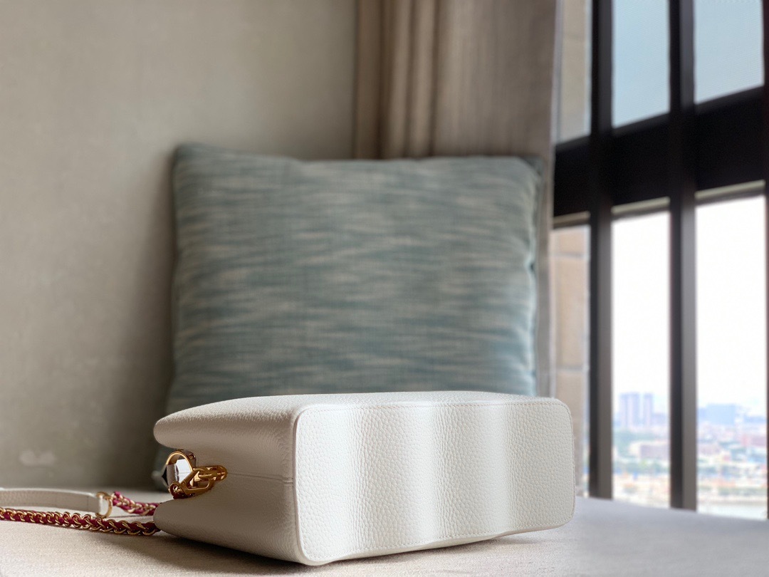 84DB0176-728E-4353-A070-4C978B3C99E7