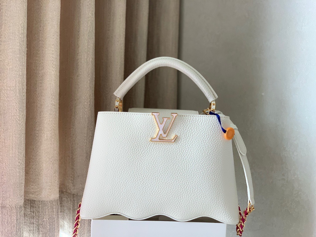 7C0C97F9-14A7-4E93-BC9B-BB0A5F2BB921