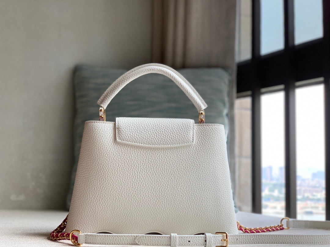 0FF2E32B-5C4D-4CFB-B888-B8A8DE43E633