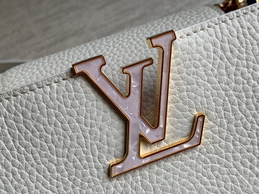 79CC44F6-D4E0-4D34-9B41-4F9128AAA3EF