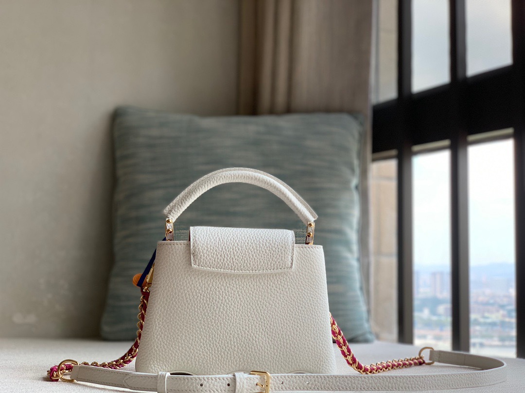 84E52147-14CD-4D29-859D-816B2B2753EB