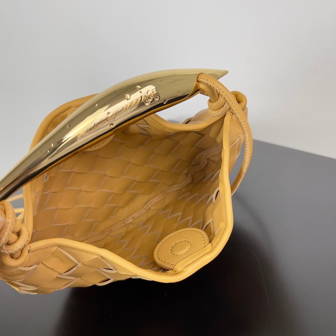 1C7ED513-B37C-4987-8F77-6083703C56F2