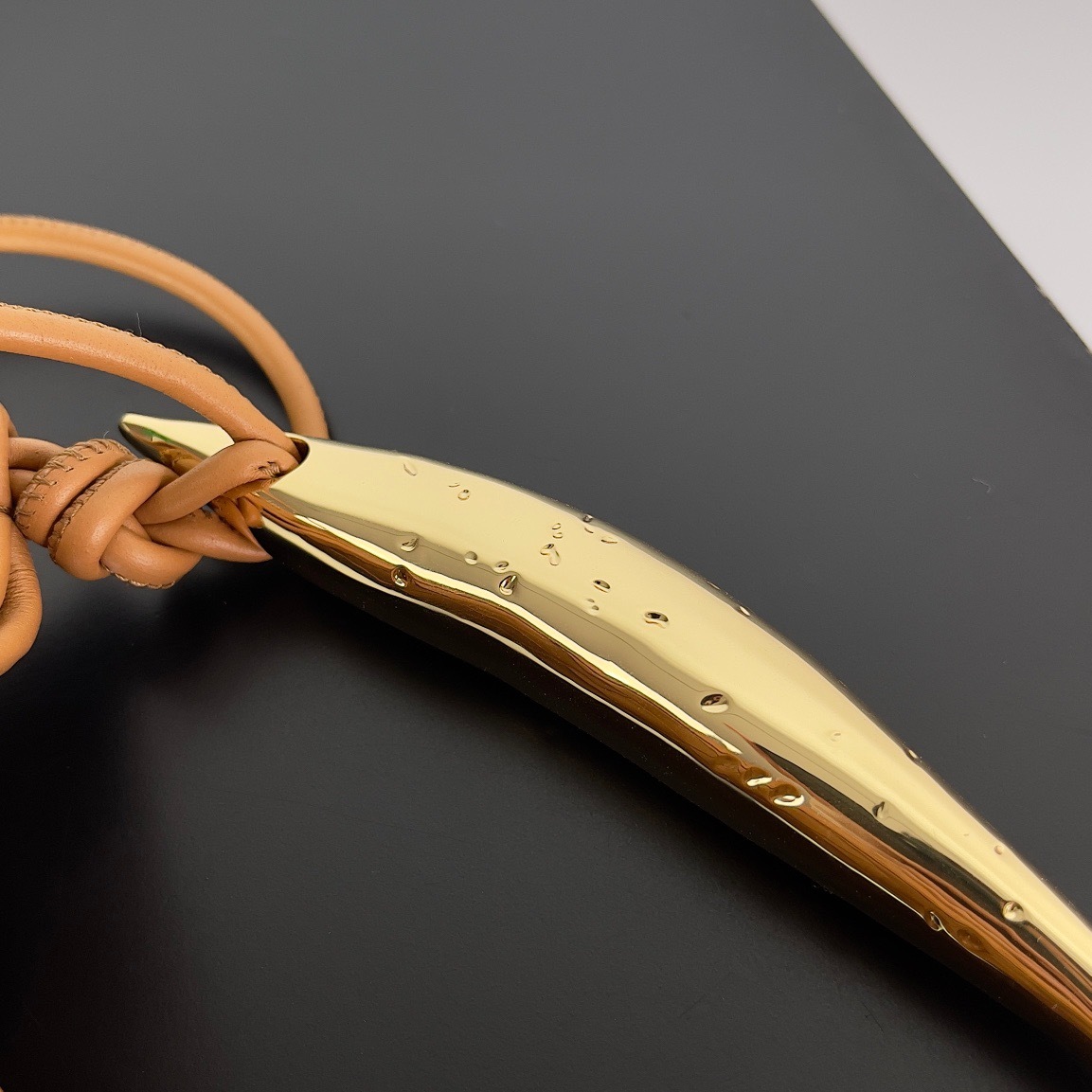 4625ABE0-B7F1-4F90-946A-CE6B1F83DB85