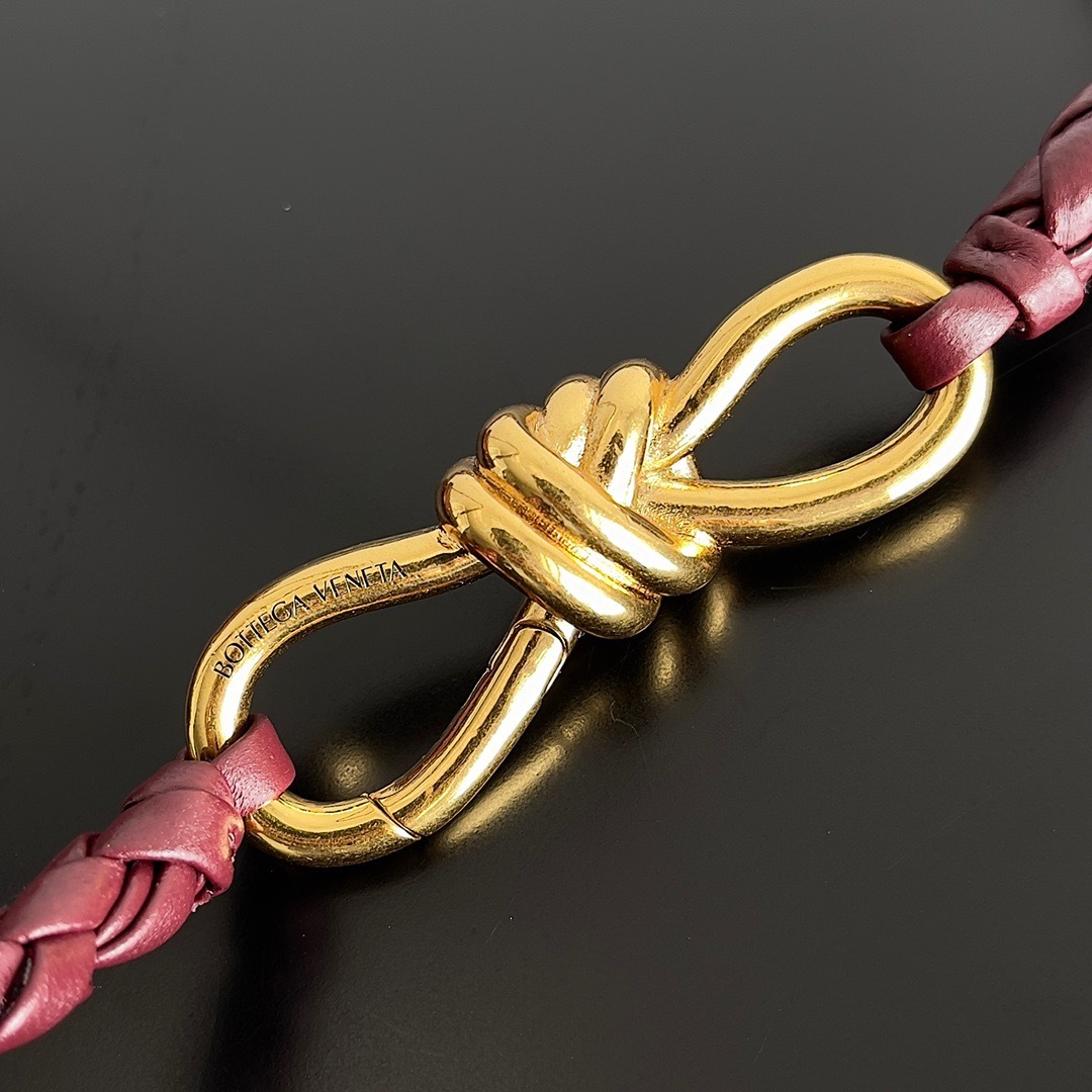 82AA0FA9-8870-4E9F-A04E-5C3675F6D87E