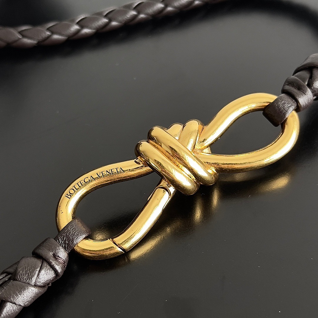 ECFE16DF-43A6-429B-98E5-A4AF843C9AA5