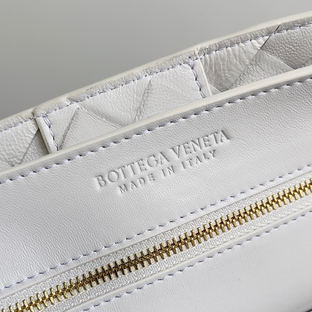 5C7AD31D-FFA3-4DBC-8D77-E85B281F7529