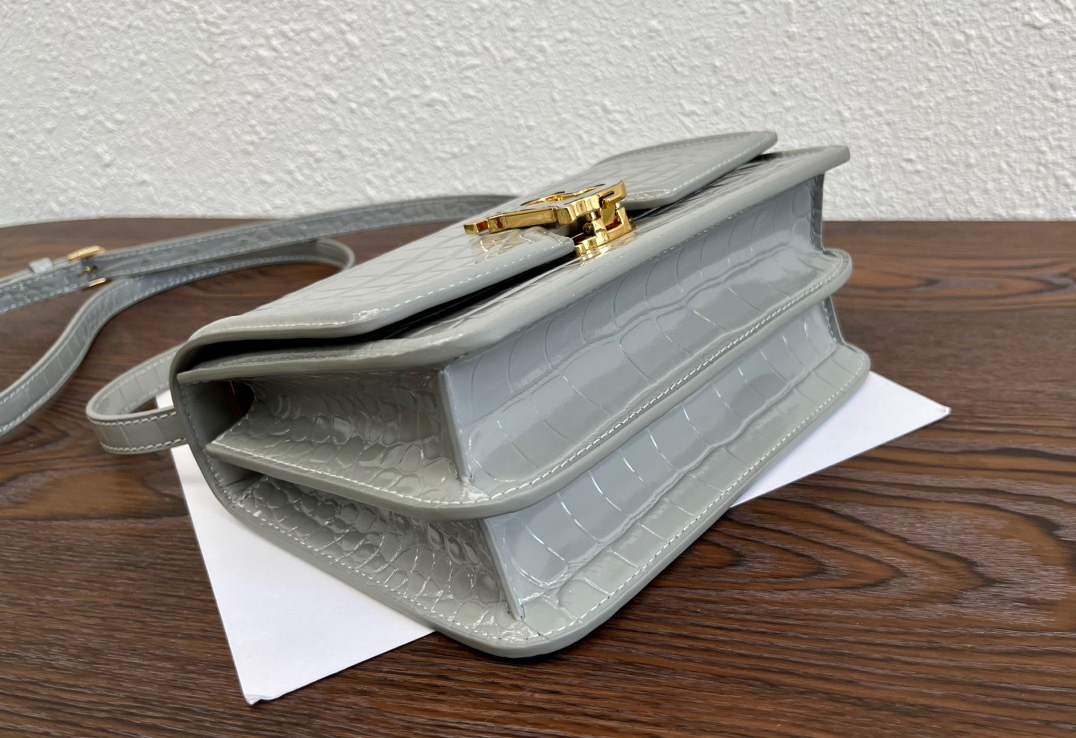 52658CCA-BAFF-4821-A746-BFDD415C382F