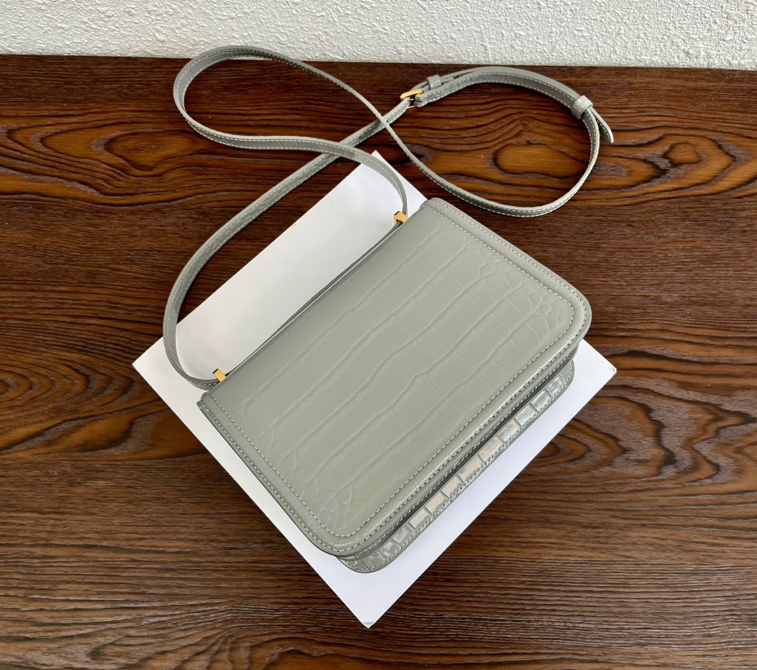 A05C9B6C-FBEC-4CC8-A56C-8EDB9AA039A6