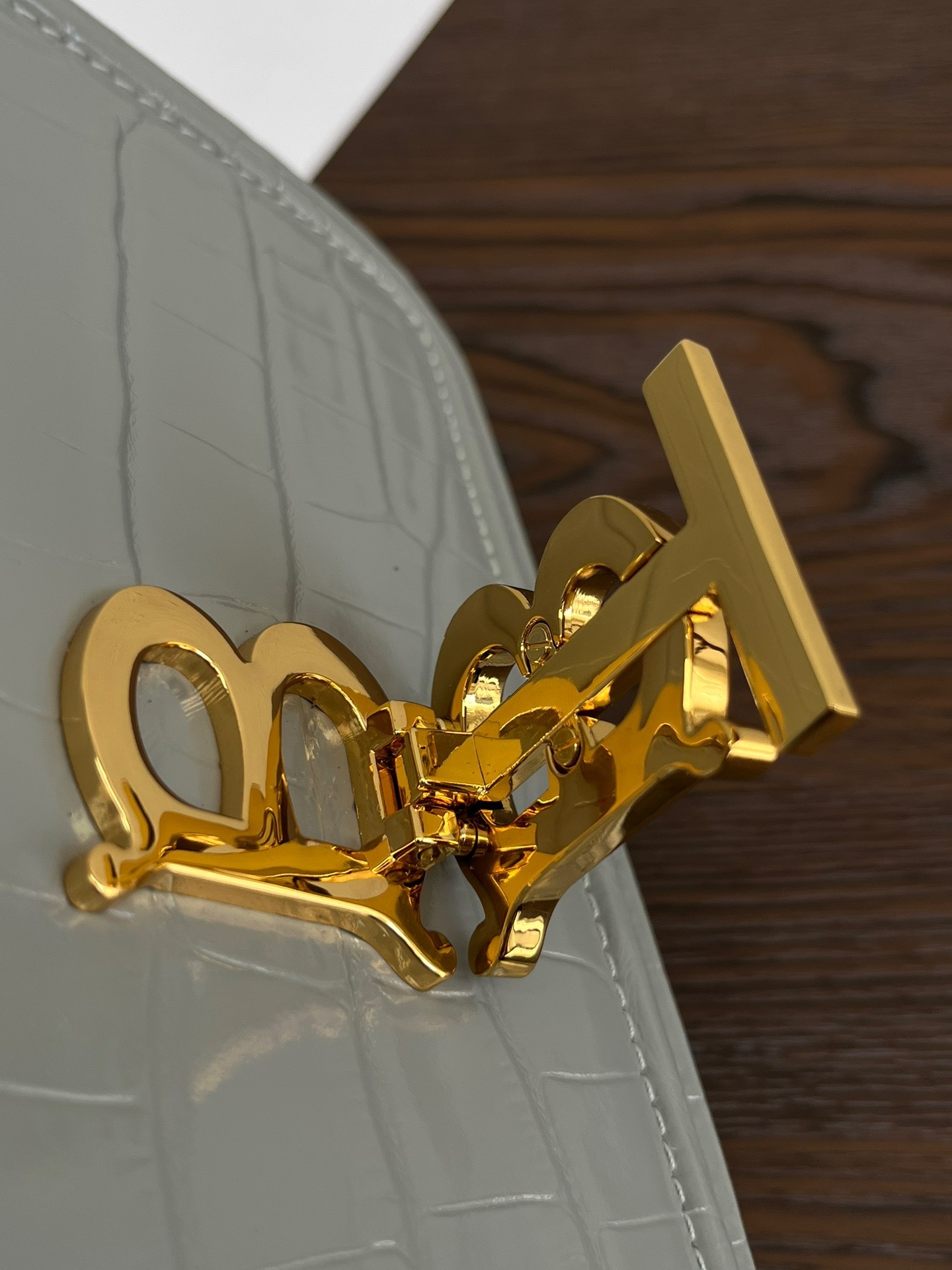 66012D90-7875-4964-98B5-43F79B90F84F