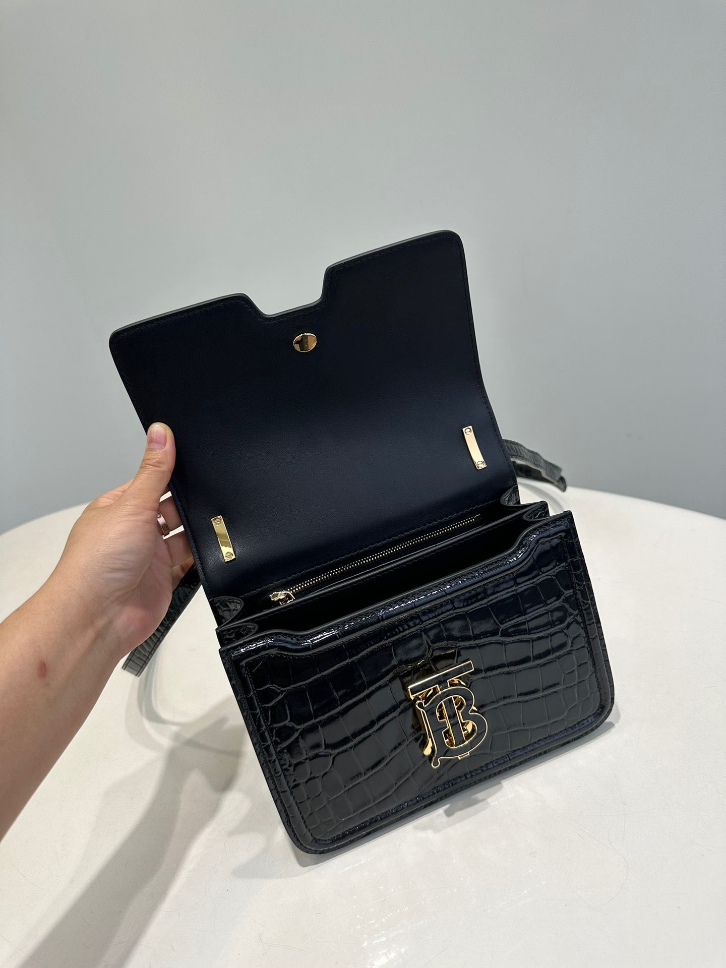 D3261B78-94D3-416E-A60F-7A2BCF98975E