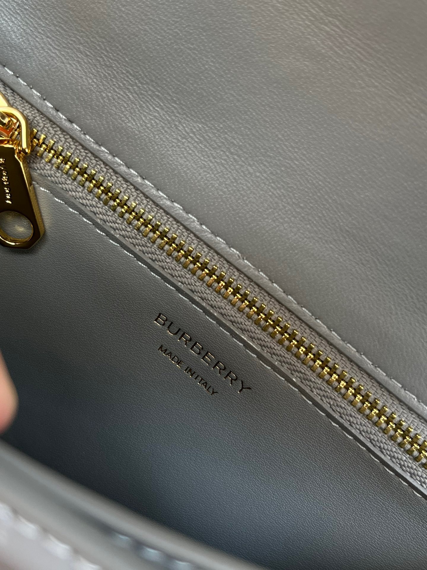 D21E4268-A104-49E8-B889-234CF33C4AA7