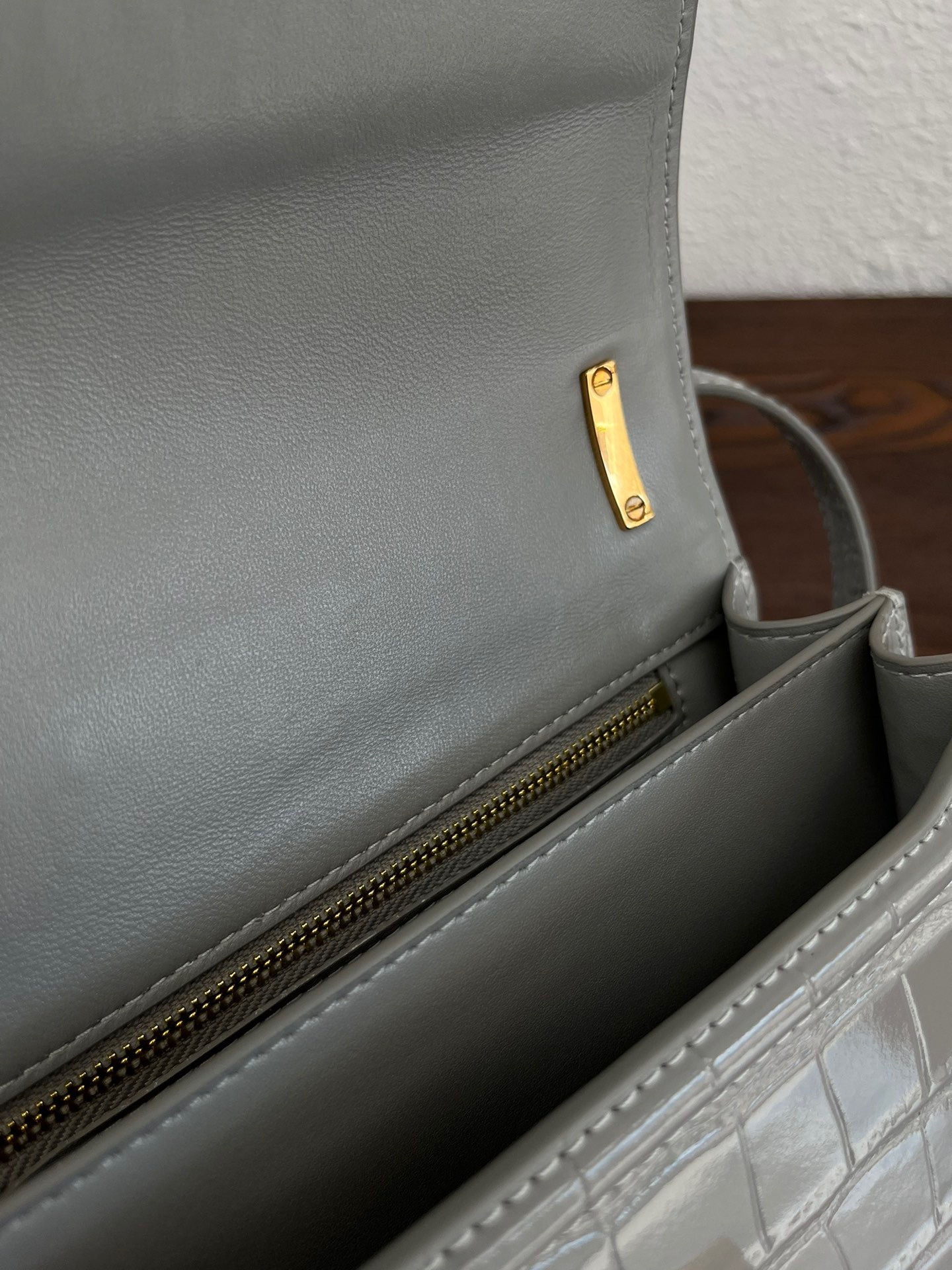 CFDBE1D9-E94B-4D34-B39E-39AF76722F2B