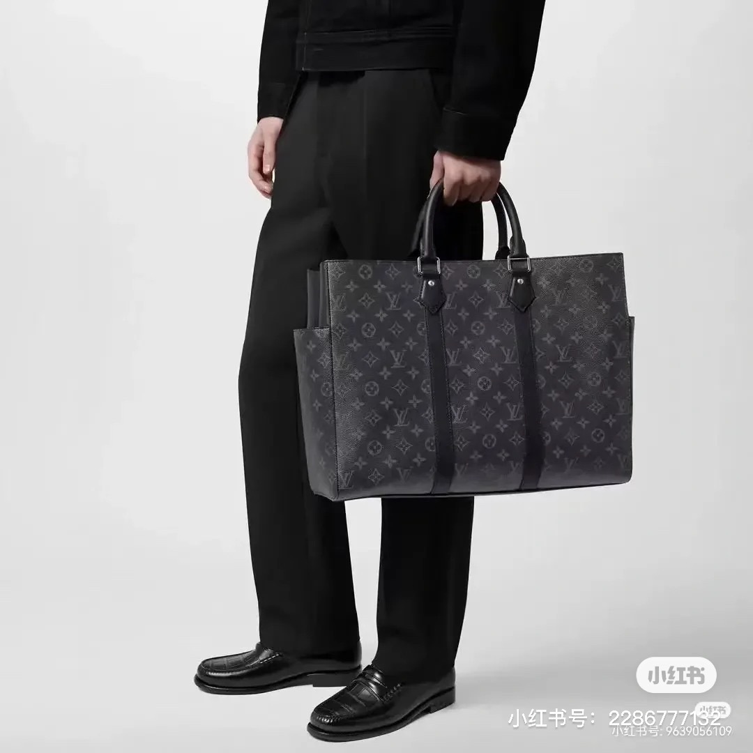 BDF8DA12-2CD0-421A-8516-C94B7BD8BFAD