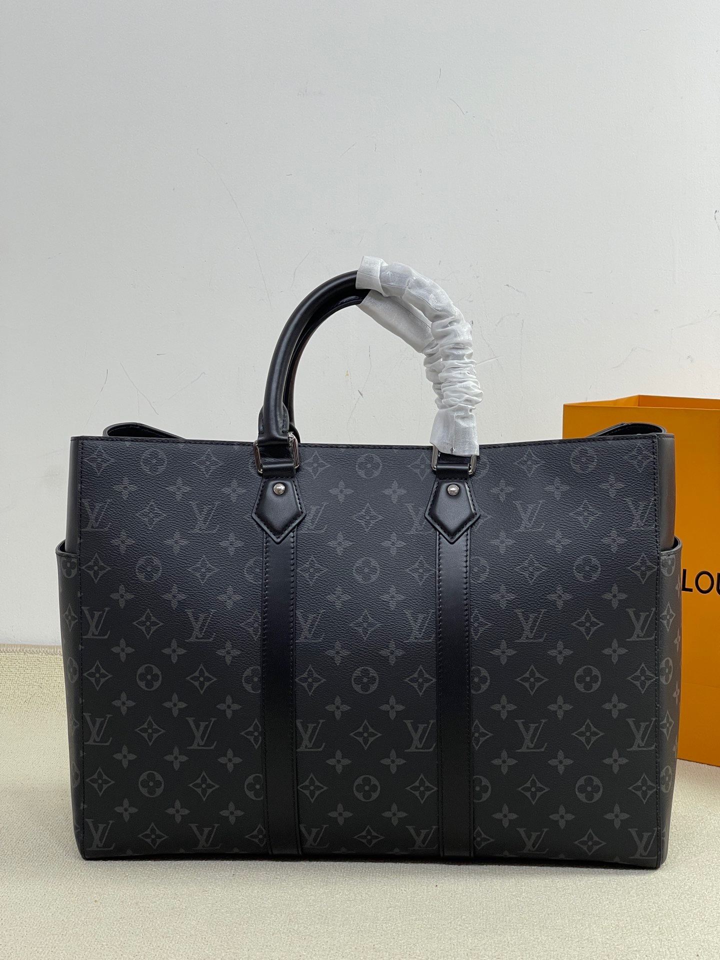 878137E3-8739-4E5A-B328-46496D3DF80A