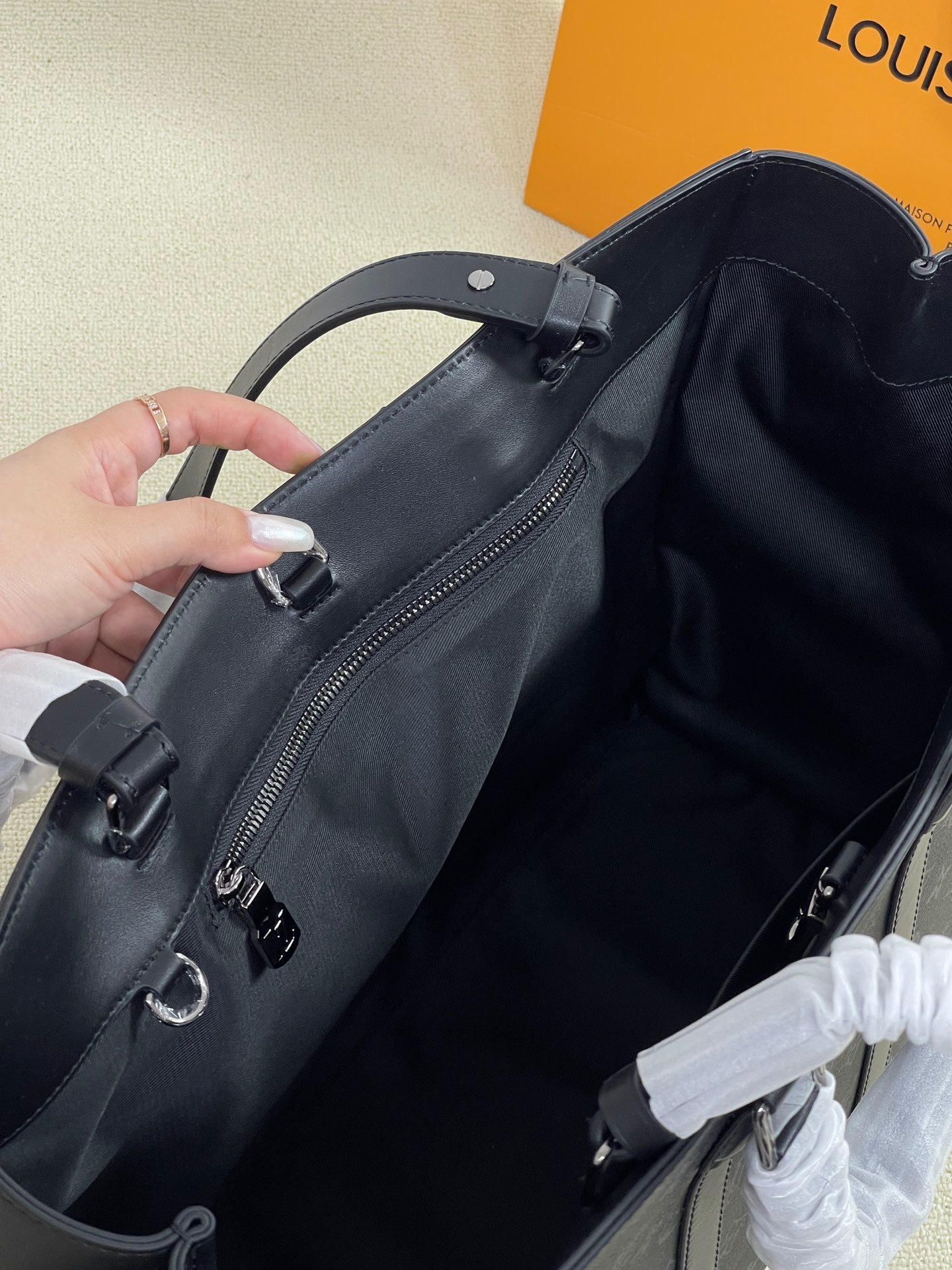 F3ABCC09-5FBF-4BBB-BEF4-D3788EB2C4BE