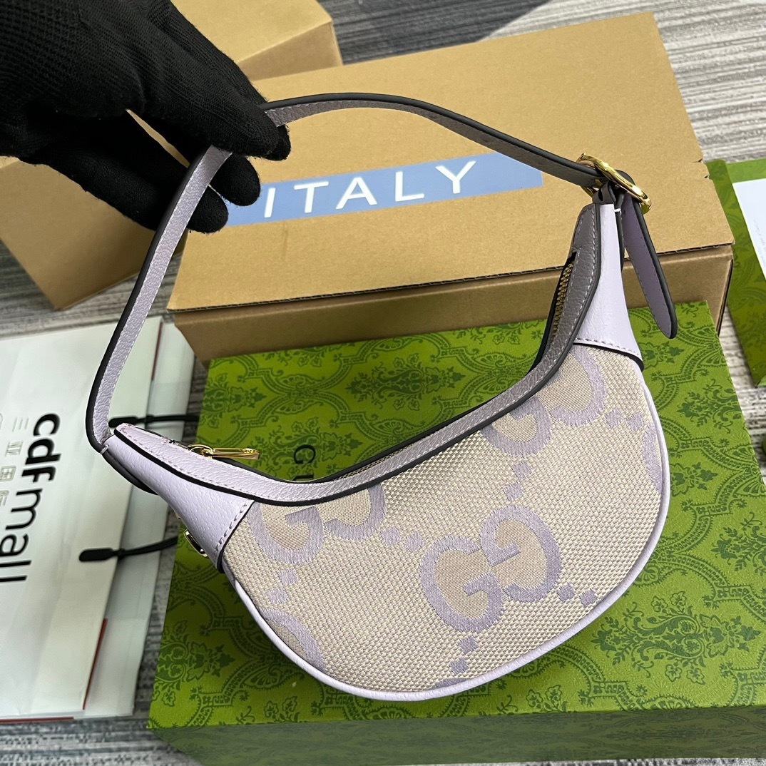 FAE02566-4A50-40A6-A3D2-0D46A6D1B891