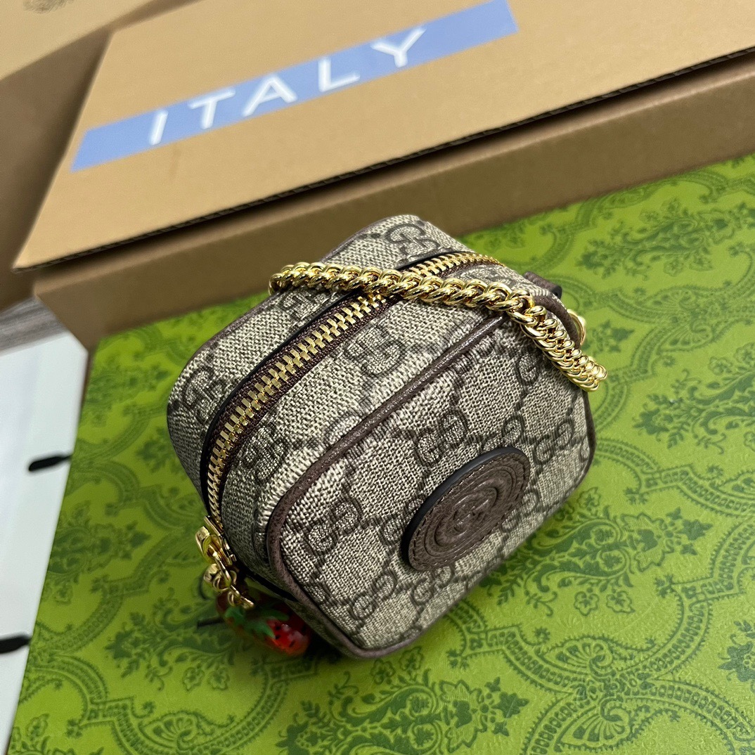 0CFBAE30-20F6-4CD7-B25D-EB2C68380063