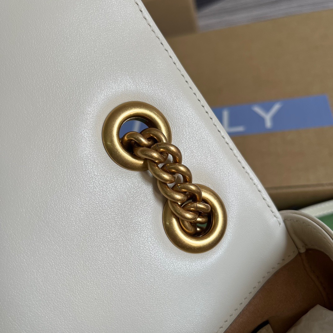 2C4ADE3F-64C9-4E5C-8677-7A732F23999A