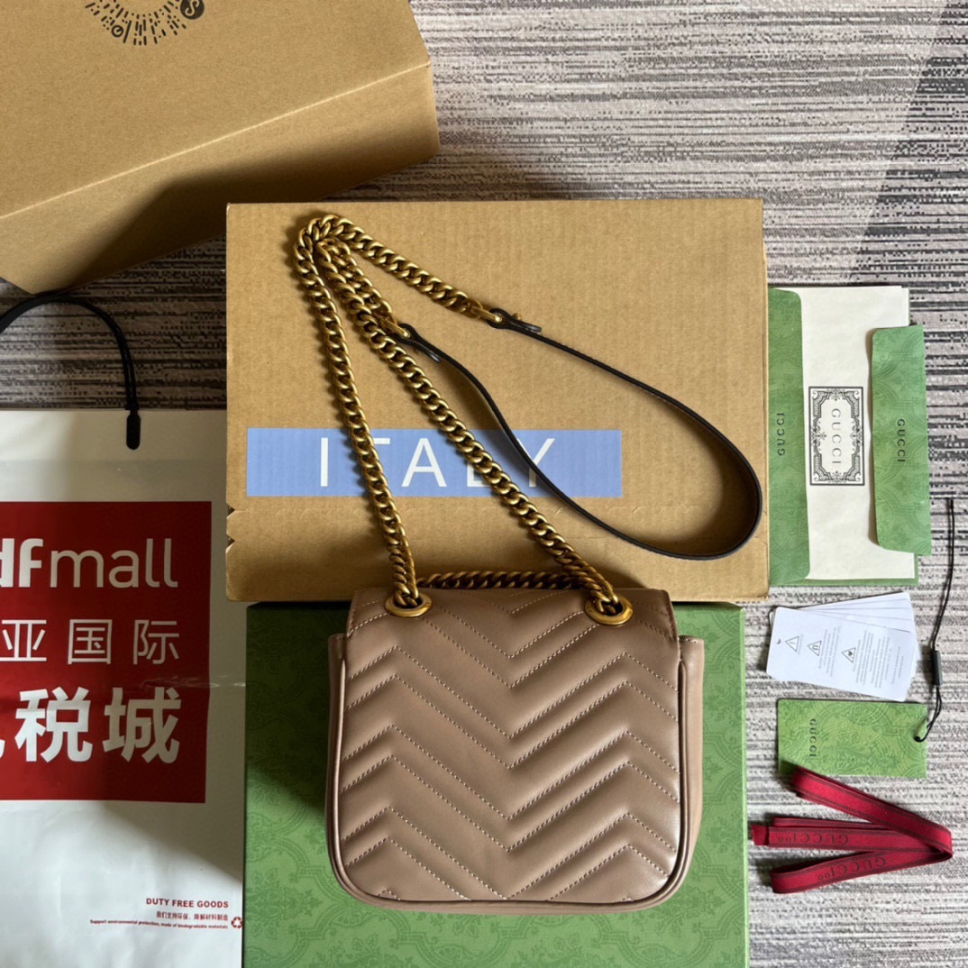 5DDDAD03-6088-4515-B740-61C0A1ACAEB5