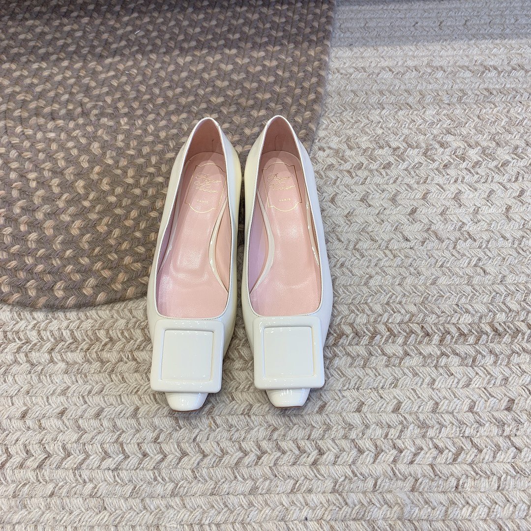 C2A24252-0440-4DB7-8D7E-040248DAAB9C